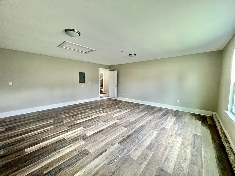 1943 Patrician Way — Photo 4