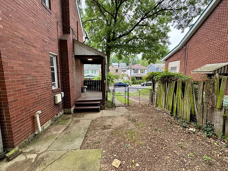 2432 Starkamp St — Photo 22