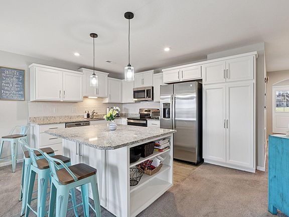 21-web-or-mls-Piazza Rdg-S0601-021