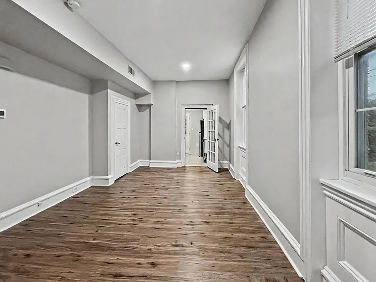 1012 E Lancaster Ave — Photo 4