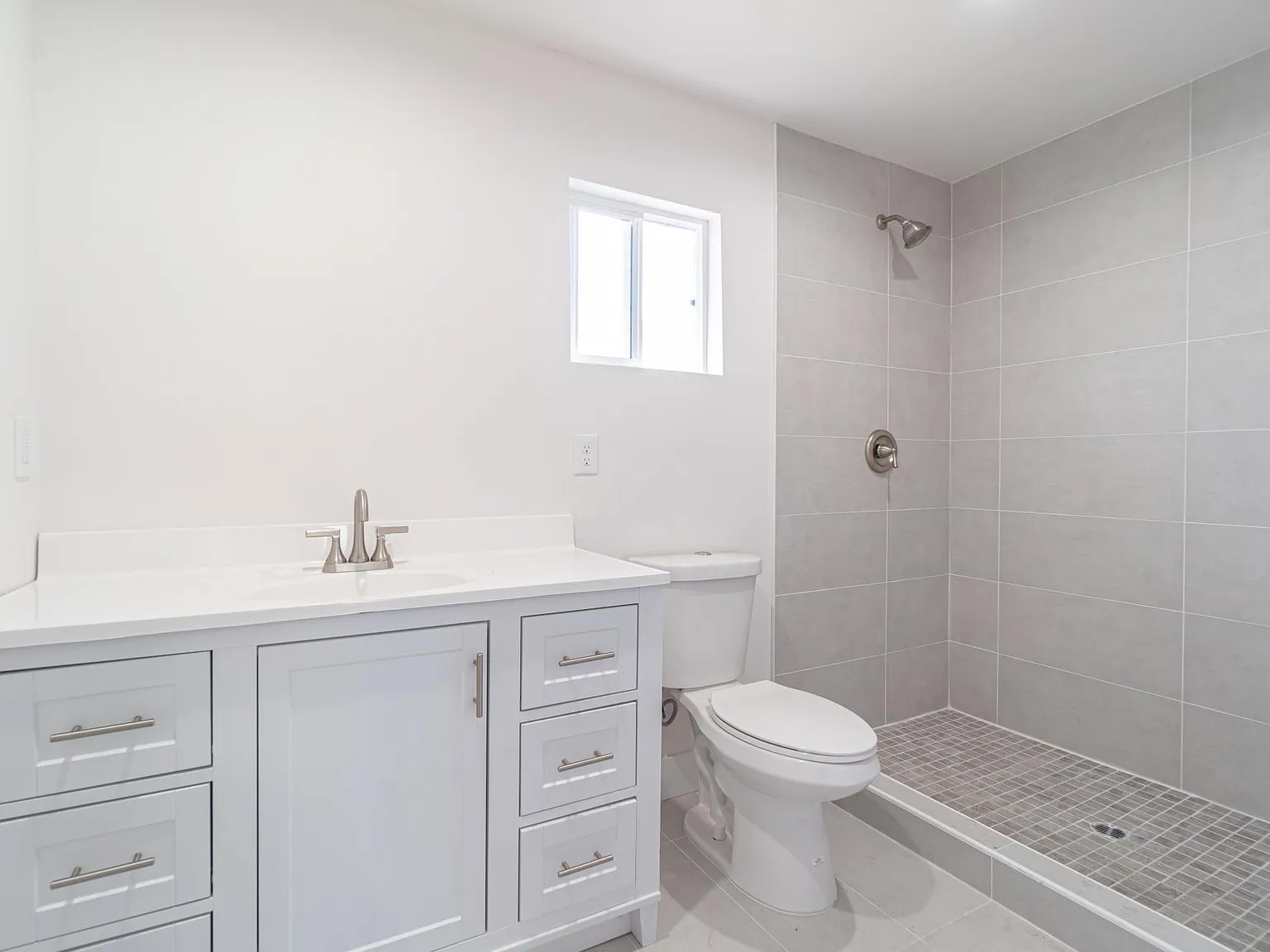 2132 Santa Fe Ave — Photo 3