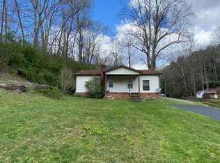 27 Franks Hollow Rd, Swords Creek, VA 24649