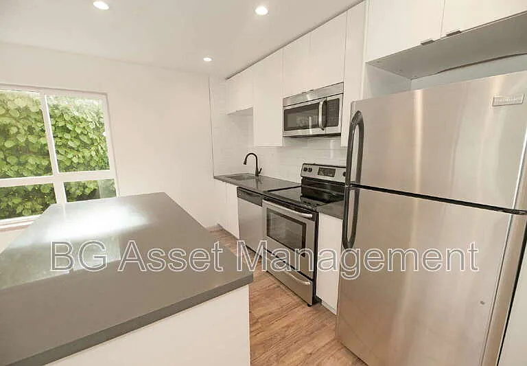 50 Frey Pl #12 — Photo 3