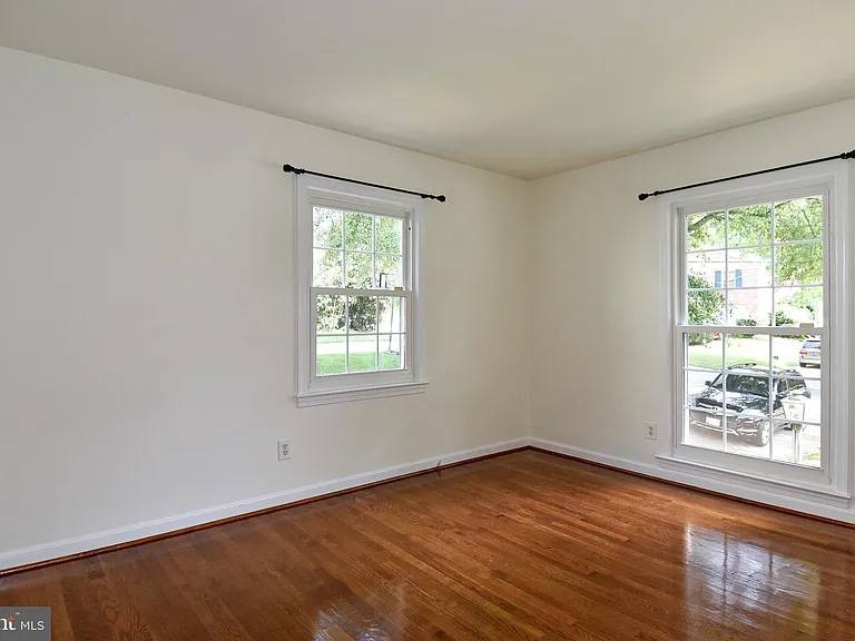 7513 Sebago Rd — Photo 23