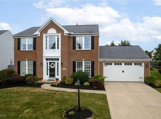 492 Rockglen Dr, Wadsworth, OH 44281