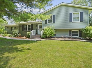 W5521 Cottonwood Rd, Elkhorn, WI 53121