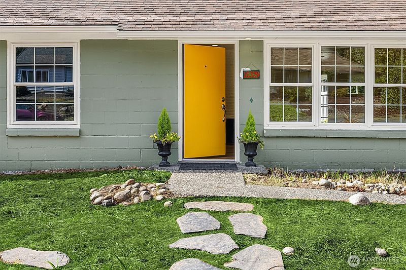 2nd image of 15329 Stone Avenue N