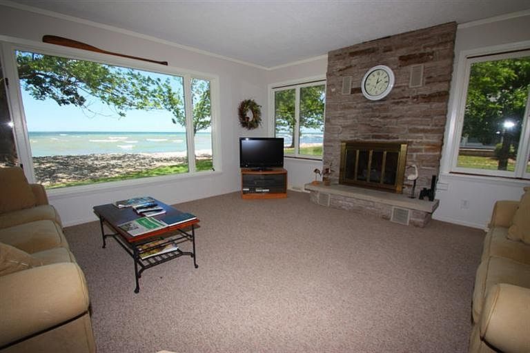 1st image of 114 Martin Ln