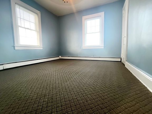 4th image of 85 Roosevelt Ave #2