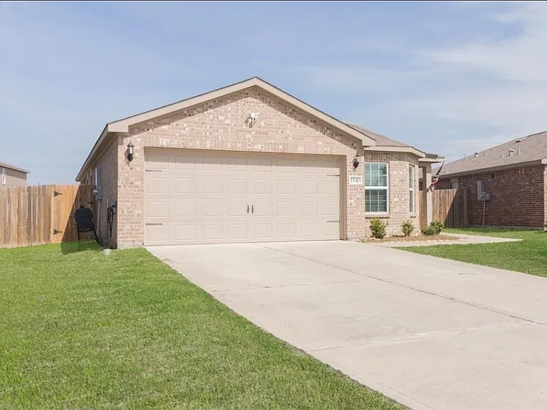 15310 Albert Oak Dr — Photo 2