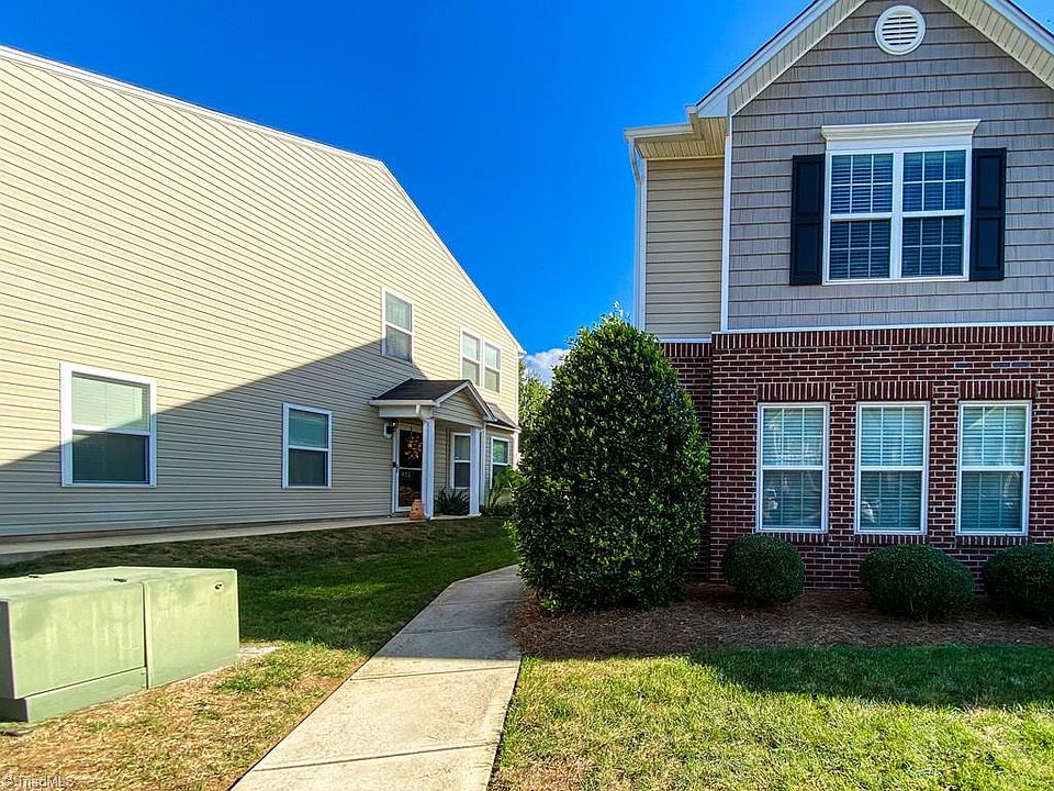 1st image of 824 Federal Hall Ln