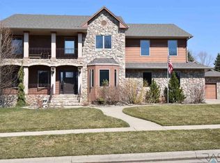5900 S Shadow Ridge Ave, Sioux Falls, SD 57108