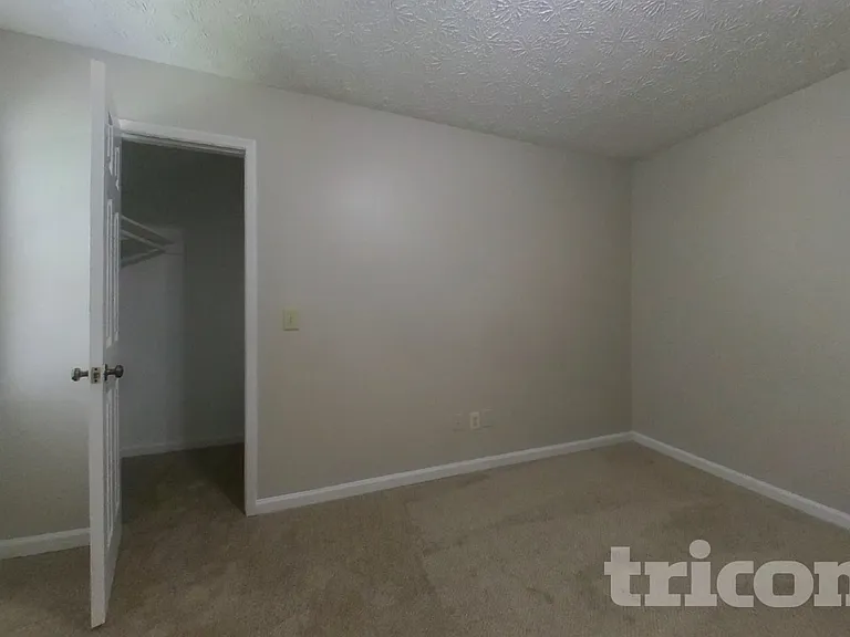 1516 Maple Ridge Dr — Photo 9