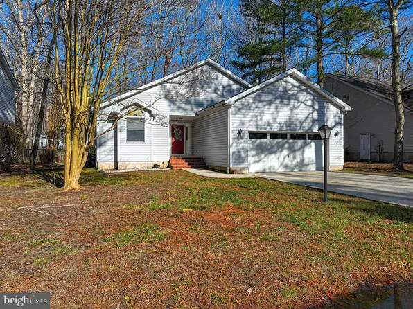 712 Ocean Pkwy, Ocean Pines, MD 21811