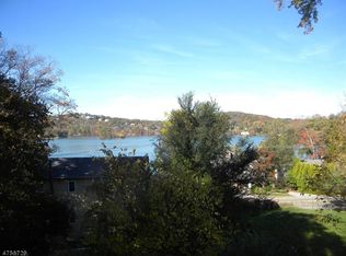 24 Springbrook Trl, Sparta, NJ 07871