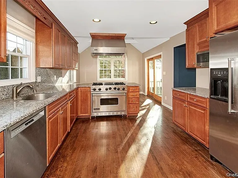 39 Ramona Ct — Photo 2