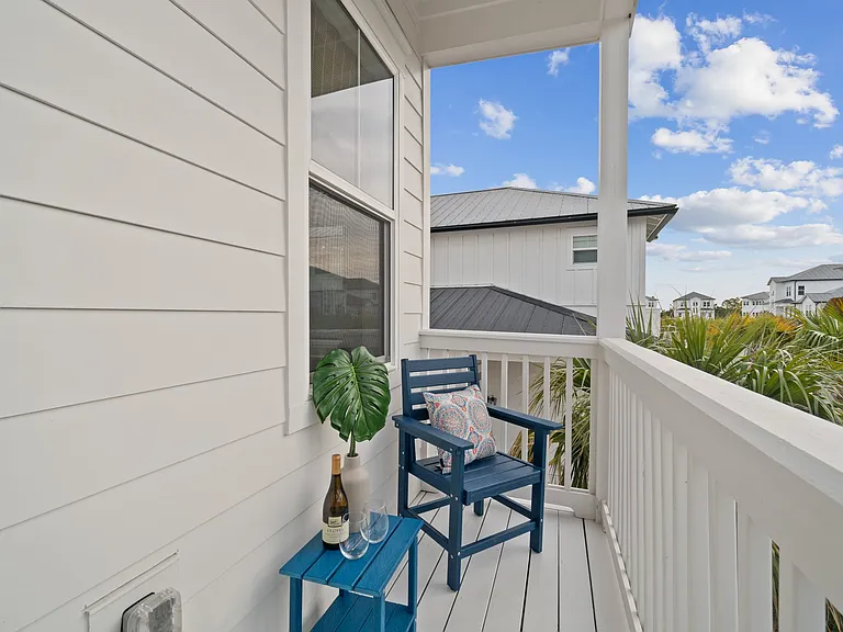 49 Seaboard Ln — Photo 19