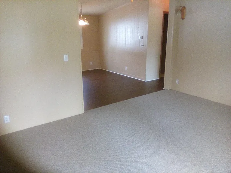 615 Lindsay St — Photo 13