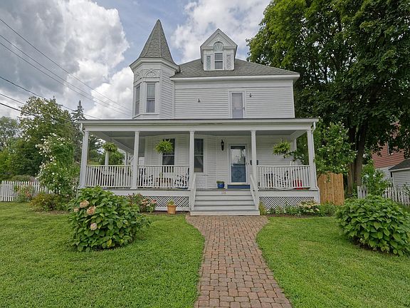 4th image of 126 Davis Ave