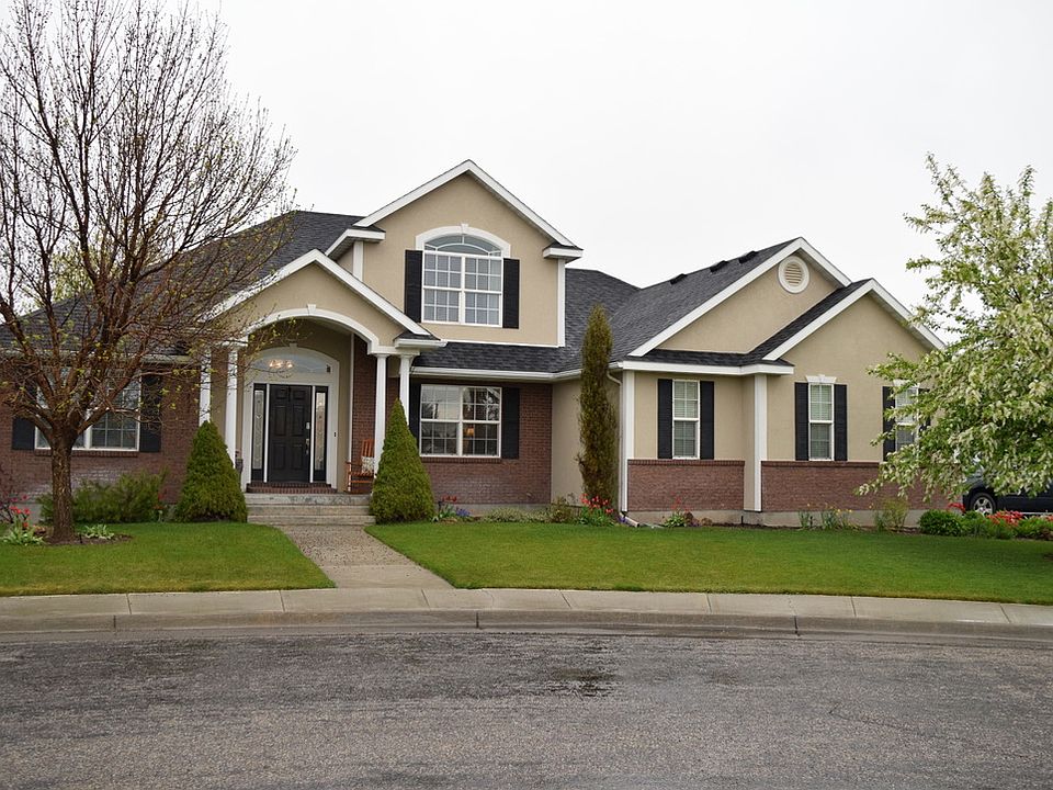 1st image of 1615 Sunny Pine Way