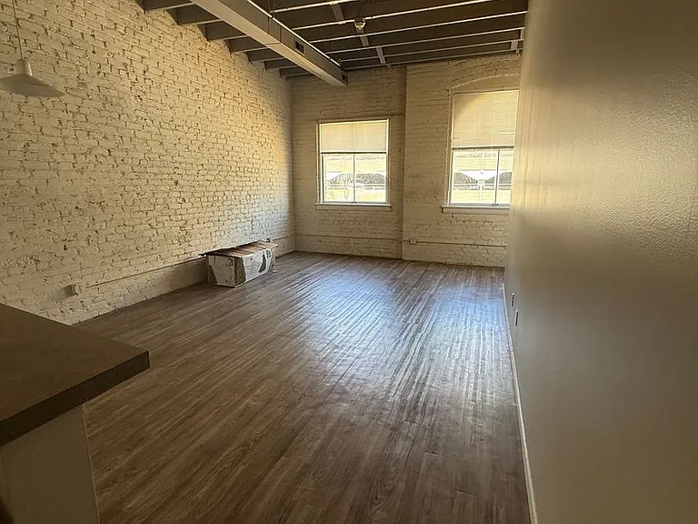 1115 Harney St — Photo 35