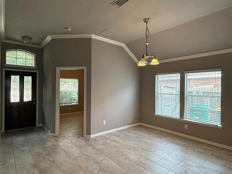 16126 Saxon Hollow Ln — Photo 1