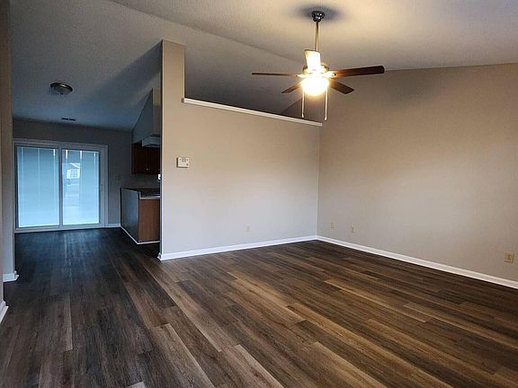 3rd image of 208 S Ginger Drive