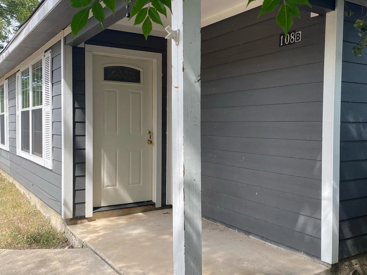 108 Rosewood Ave — Photo 1