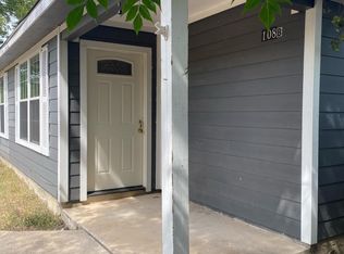 108 Rosewood Ave #B, Luling, TX 78648