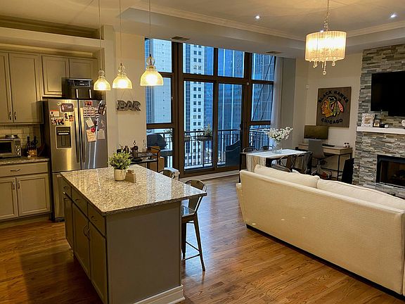 2nd image of 212 W Washington St APT 1207