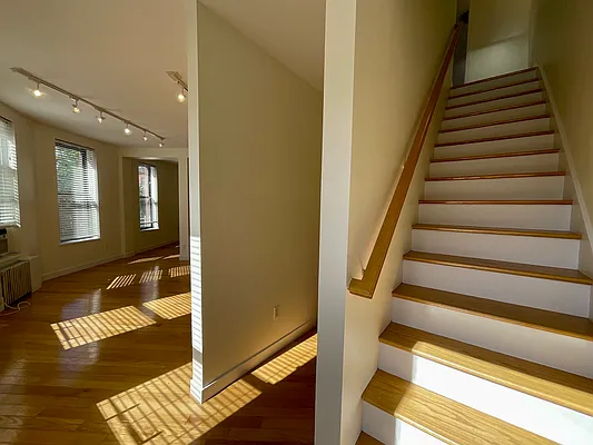 Rented by Compass | media 25