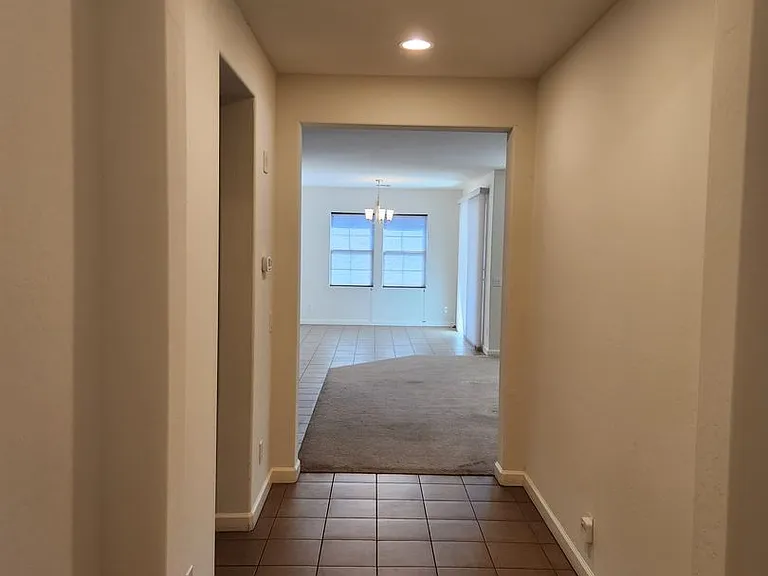1913 W Grand Canyon Dr — Photo 12