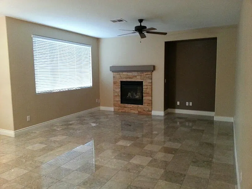 3 bed, 1947 sqft, $2,495 — Photo 3