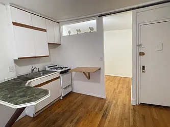 Rented by Realty Advisors Group