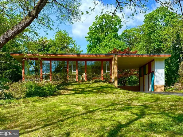 1026 Serpentine Ln, Wyncote, PA 19095