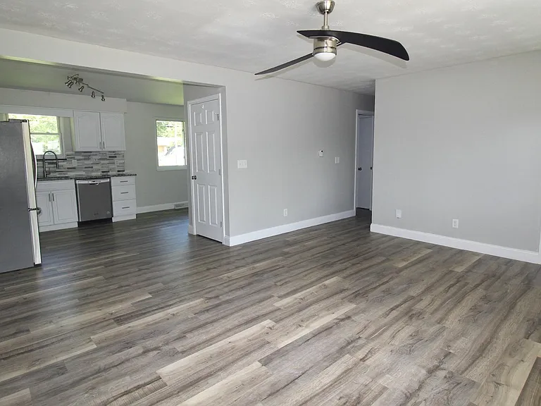 3350 Sunnyside Dr — Photo 7