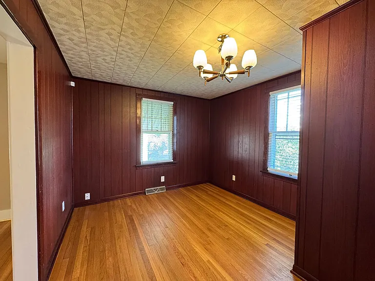 284 W Elizabeth St — Photo 11