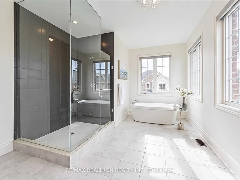 51 Ken Sinclair Cres — Photo 21