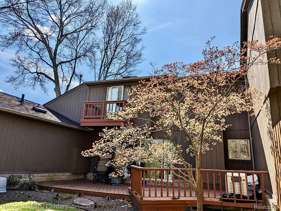 190 Woodstone Rd, photo 6