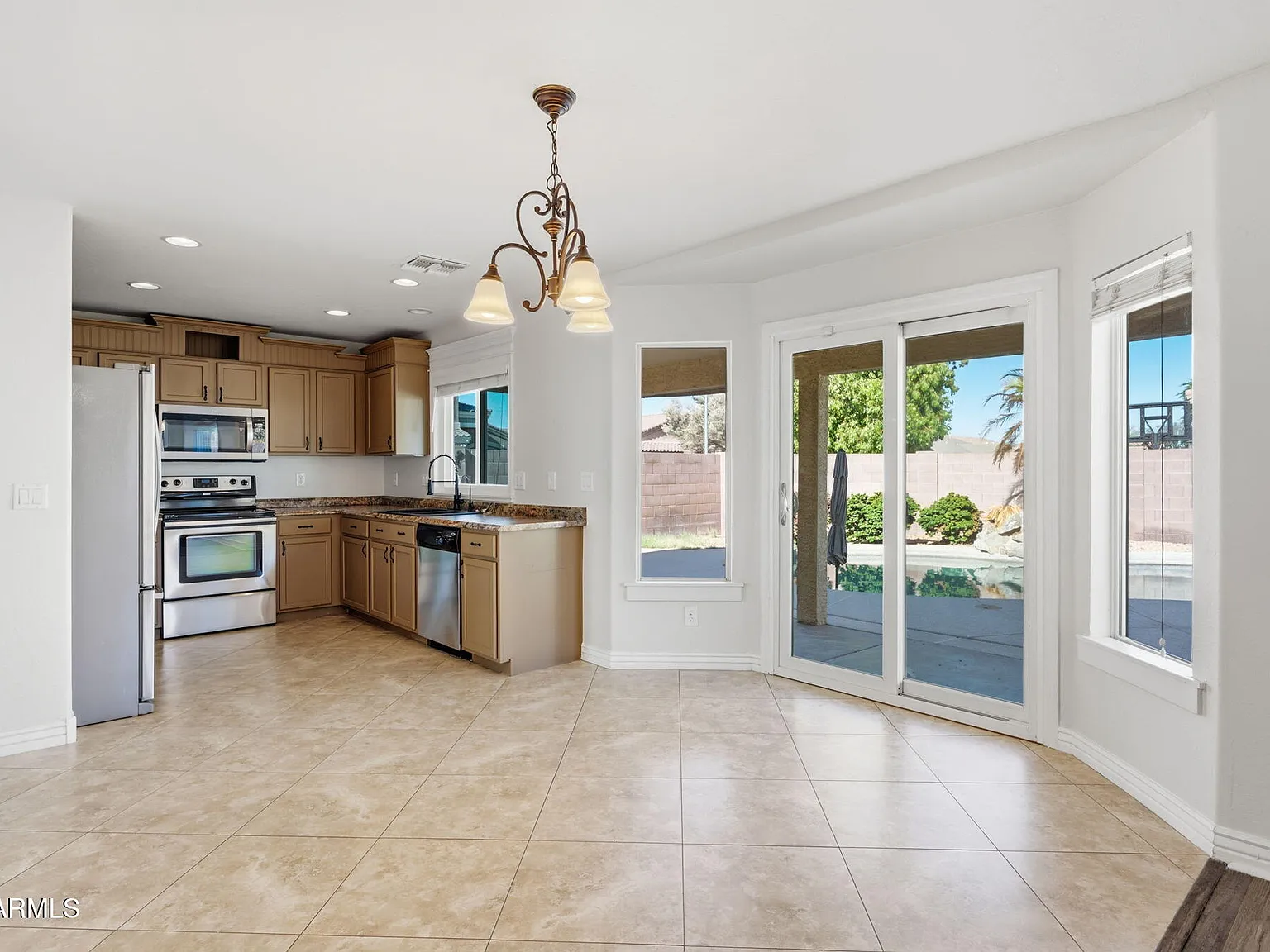 5 bed, 3.0 bath, 2187 sqft, $3,100 — Photo 4