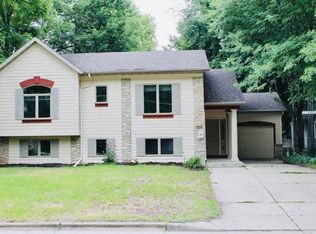 903 14th Ave SW, Rochester, MN 55902