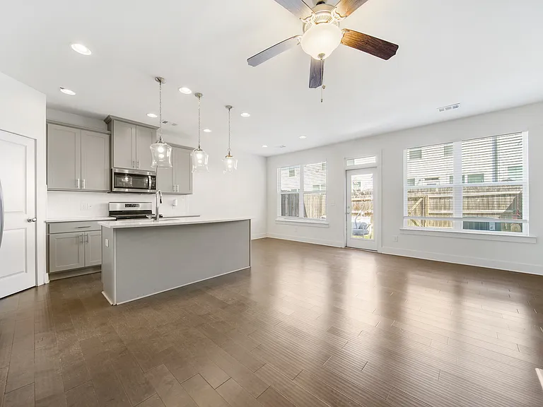 72 Garrison Dr — Photo 5