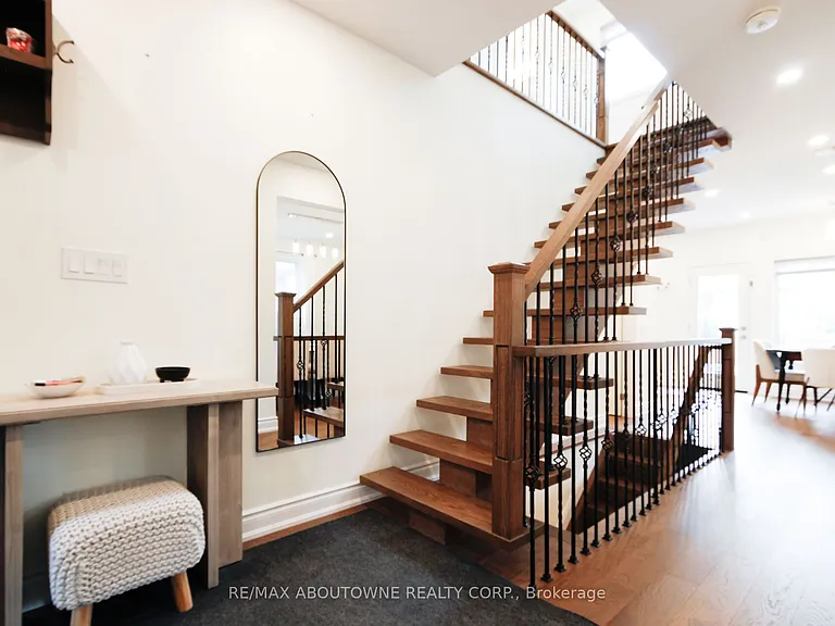 3301 Nadine Cres — Photo 21