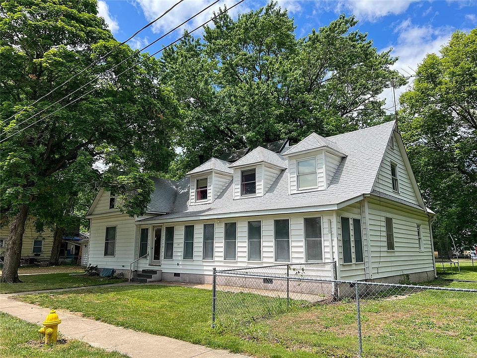 1st image of 266 N 2nd St