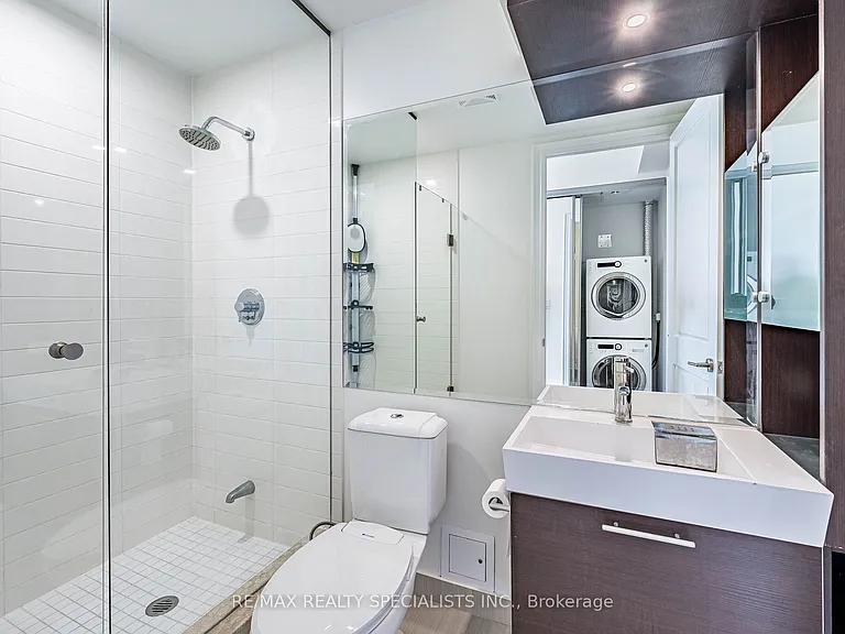 388 Yonge St #7105 — Photo 36