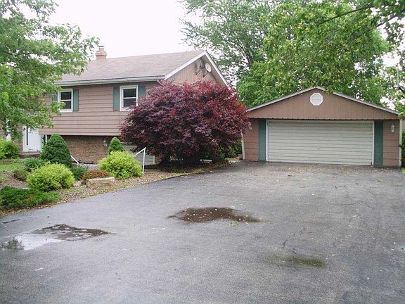 3rd image of 6023 221st St N