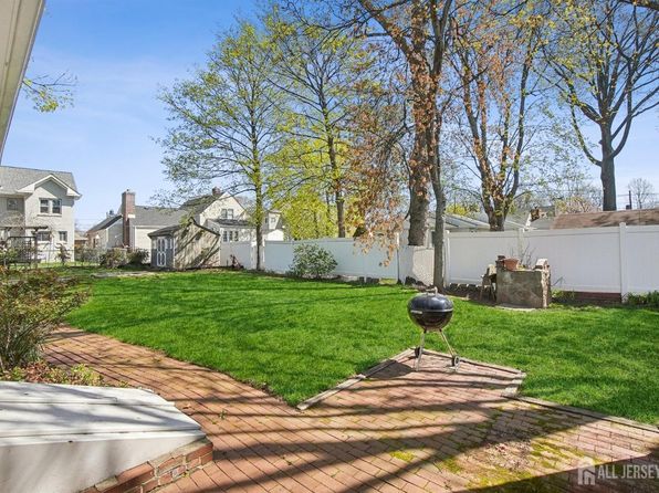 554 Cedar Ave, Woodbridge, NJ 07095