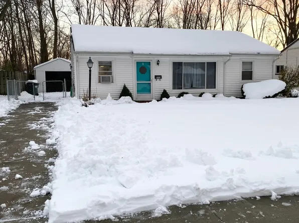 251 Kempton Dr, Berea, OH 44017