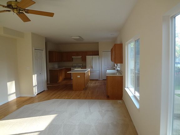 5th image of 120 N Oak St
