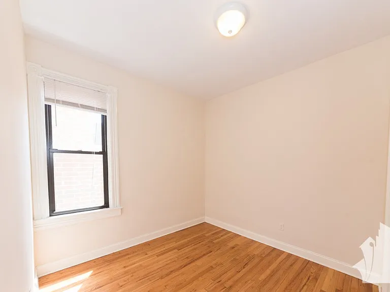 2950 N Racine Ave #2 — Photo 8